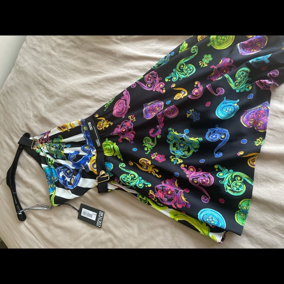 Brand new Versace summer dress - Picture 5 of 8